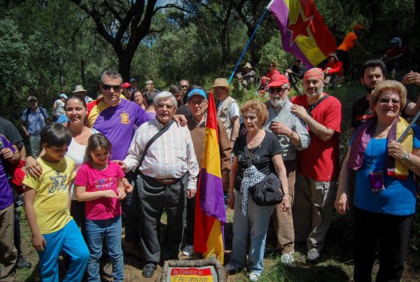 Pozo de la Huesa con familiares del Guerrillero y alcalde comunista de Villanueva de Córdoba Julián Caballero Vacas